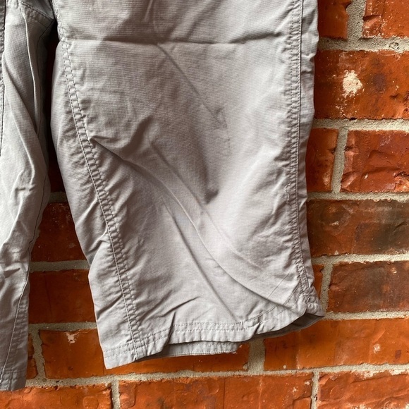 The North Face Womens 10 Gray Outdoor Hiking Cropped Capri Pants Stow Pocket - Picture 4 of 11